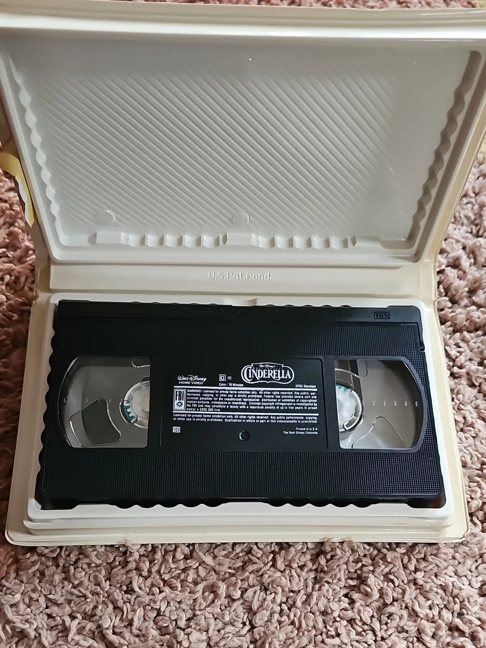 Bundle Walt Disney VHS Classic And Materpiece Movies LOT of 6